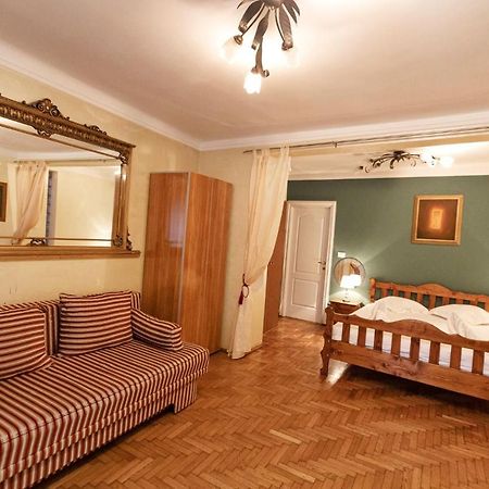 Dream House Brasov Hotell Exteriör bild
