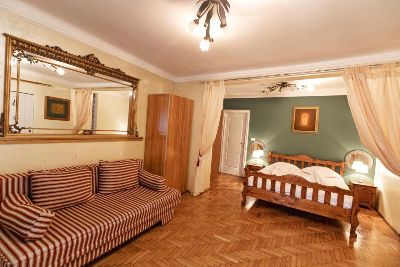 Dream House Brasov Hotell Exteriör bild